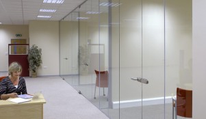 pivot staklena vrata 1